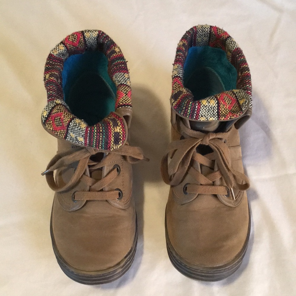 Blowfish razberry brown suede ankle boots size 6.5